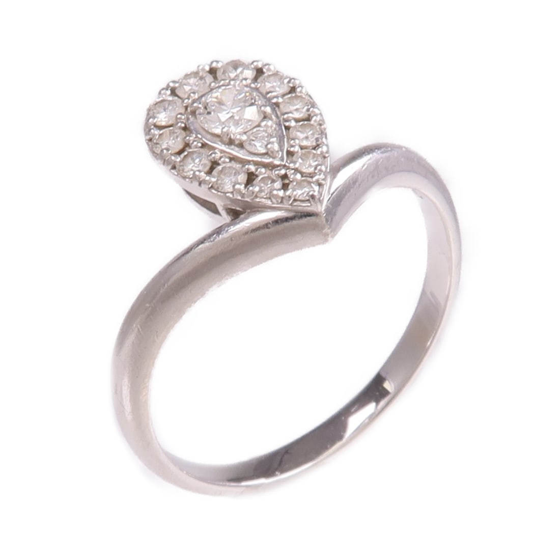 Diamond Solitaire Ring in PT950 Platinum Size 6.5 for Women: Diamond Solitaire Ring in PT950 Platinum Size 6.5 for Women This women's ring features a sparkling diamond set in PT950 platinum, offering a refined and timeless style. The ring is US size 6.5 and exh