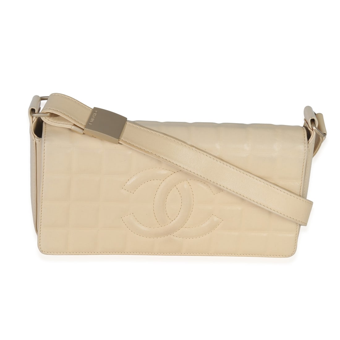 Chanel Chocolate Bar Flap Shoulder Bag Beige Quilted Lambskin Vintage: Chanel Chocolate Bar Flap Shoulder Bag Beige Quilted Lambskin Vintage This Chanel Vintage Chocolate Bar Flap Bag is crafted from beige quilted lambskin leather and features a magnetic snap closure. Th