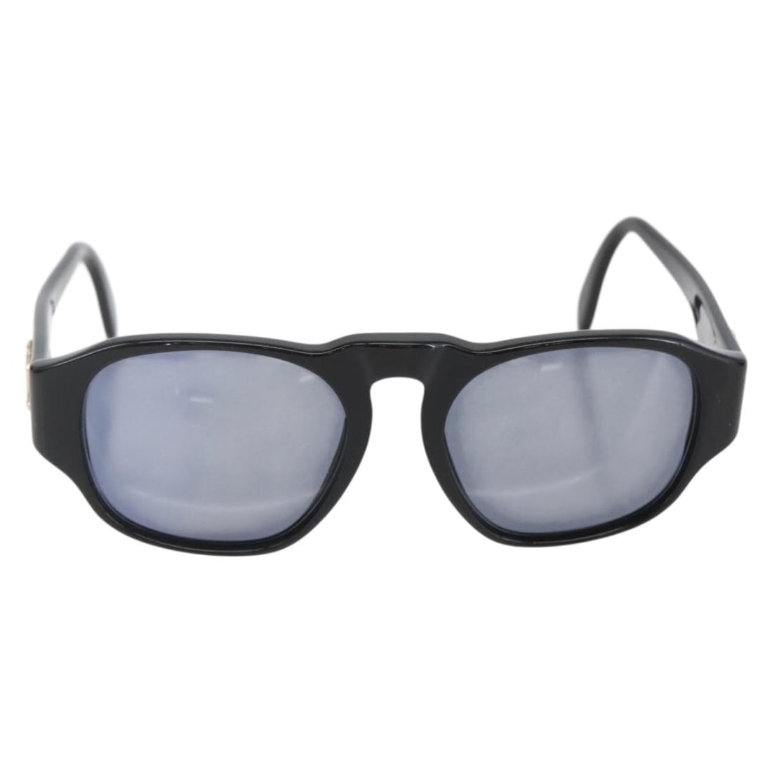 Chanel Black Plastic CC Logo Women's Sunglasses: Chanel Black Plastic CC Logo Women's Sunglasses Chanel Logo CC sunglasses crafted from black plastic, designed for women. This pre-owned pair is in very good condition with minor rubbing and scratches