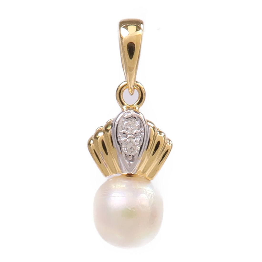 18K Yellow Gold Pendant Top with Pearl and Diamond Accents: 18K Yellow Gold Pendant Top with Pearl and Diamond Accents This pendant top features a pearl accented by diamonds, set in 18K yellow gold with white gold details. The design showcases a harmonious ble