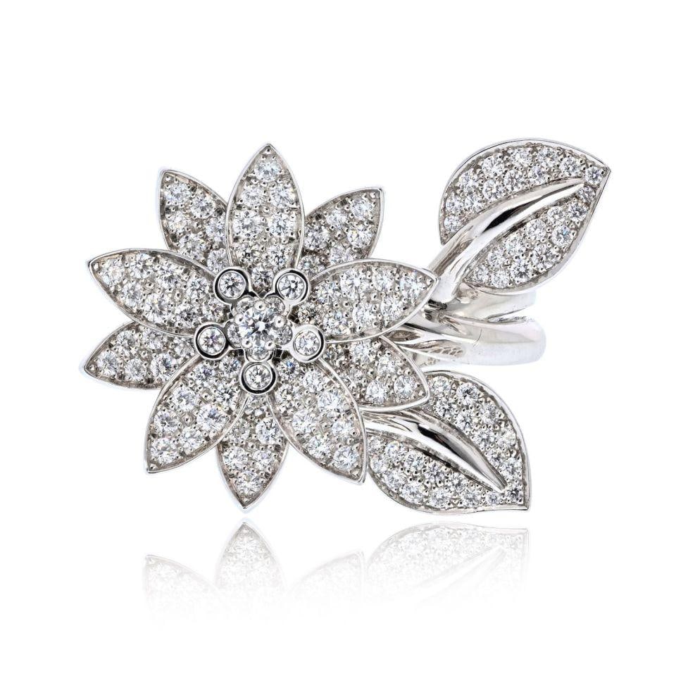 Van Cleef & Arpels 18K White Gold Lotus Ring EU 49 with Certificate: Van Cleef & Arpels 18K White Gold Lotus Ring EU 49 with Certificate Experience the exquisite craftsmanship of Van Cleef & Arpels with this stunning Lotus Between The Finger ring, meticulously crafted 