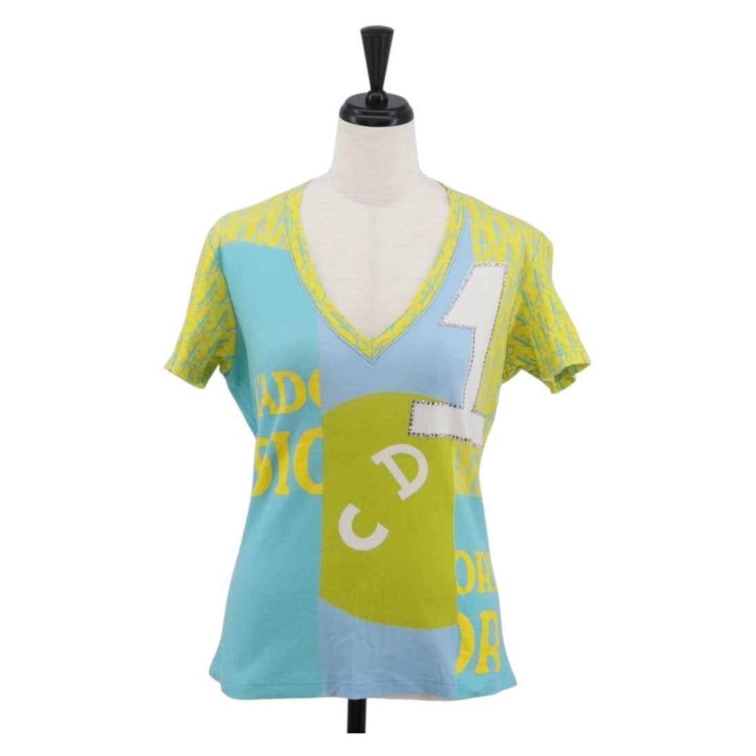 Yellow Cotton Christian Dior Short Sleeve T Shirt Made in Italy: Yellow Cotton Christian Dior Short Sleeve T Shirt Made in Italy This Christian Dior short-sleeved T-shirt is crafted from yellow cotton and features a classic crew neck design. Made in Italy, it is de