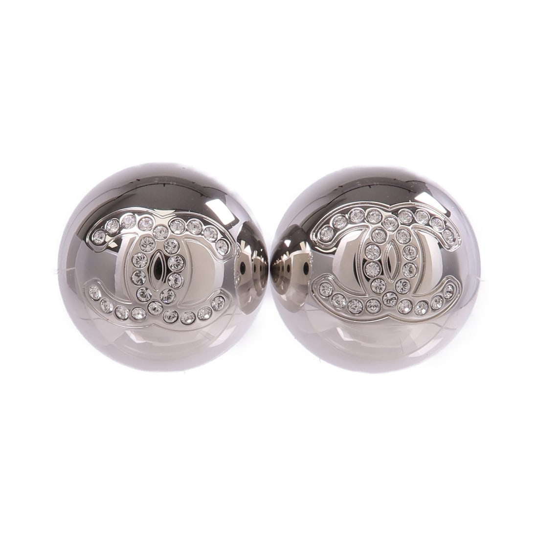 Silver Tone Pierced Earrings CHANEL CC Logo for Women: Silver Tone Pierced Earrings CHANEL CC Logo for Women These CHANEL CC pierced earrings feature a silver-tone finish and are designed for women. They are crafted from unspecified metal and do not inclu