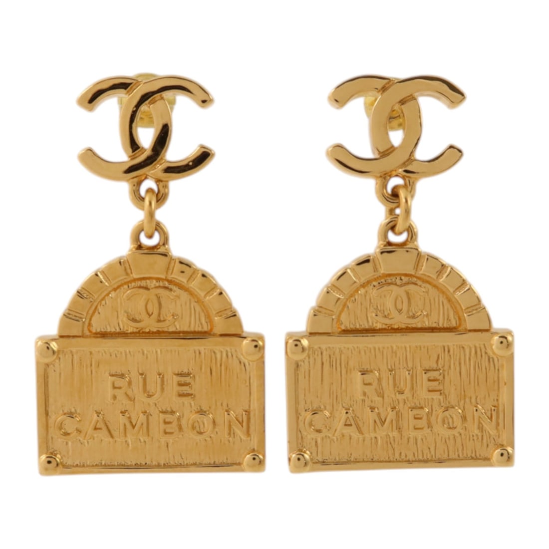 Chanel B22A Gold Tone CC Logo Pierced Earrings for Women: Chanel B22A Gold Tone CC Logo Pierced Earrings for Women These CHANEL CC earrings feature a gold-toned metal design with the iconic CC logo. Designed for pierced ears, they are crafted for women and m