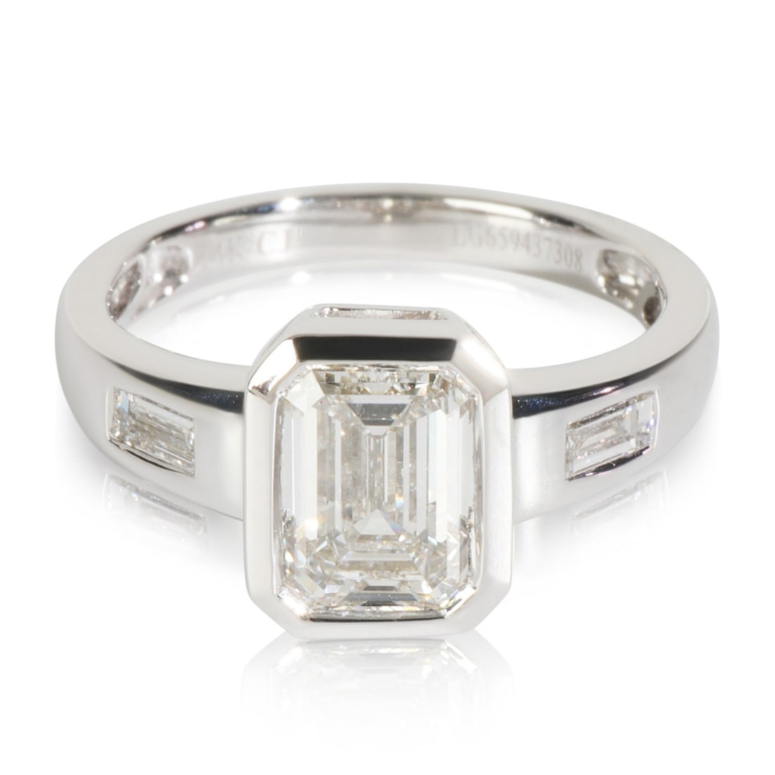 2.25 ctw Engagement Ring 14K White Gold Lab-Grown Diamond Emerald VS1: 2.25 ctw Engagement Ring 14K White Gold Lab-Grown Diamond Emerald VS1 This exquisite 2.25 ctw engagement ring features a stunning emerald-cut lab-grown diamond at its center, weighing 2.03 carats. The
