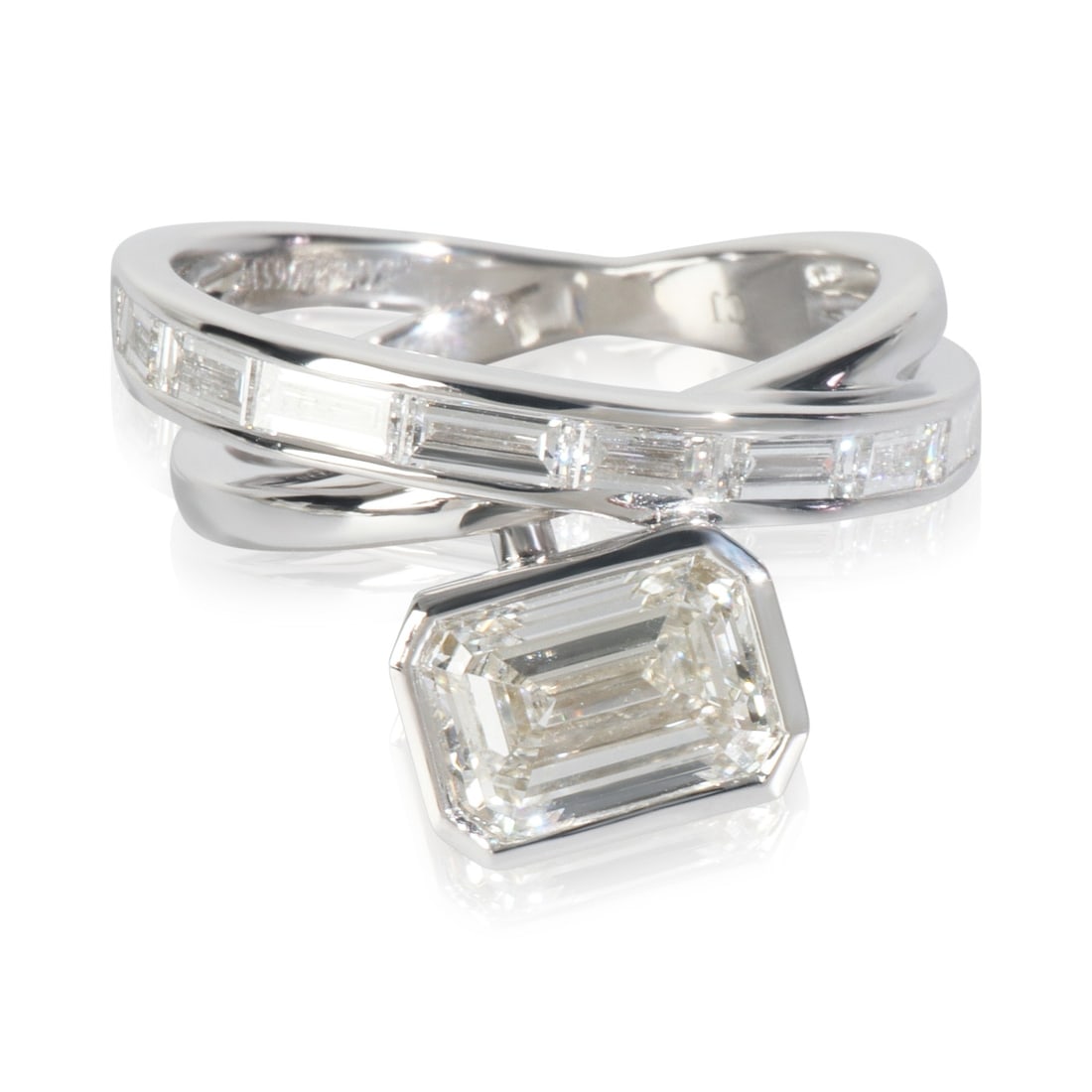 2.97 ctw 14K White Gold Lab-Grown Diamond Ring VS1 Clarity: 2.97 ctw 14K White Gold Lab-Grown Diamond Ring VS1 Clarity This exquisite 2.97 ctw ring features a stunning round brilliant lab-grown diamond at its center, weighing 2.09 carats, flanked by 0.88 carat