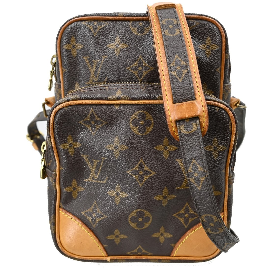 Louis Vuitton Amazone Monogram Canvas Medium Crossbody Shoulder Bag M45236: Louis Vuitton Amazone Monogram Canvas Medium Crossbody Shoulder Bag M45236 This Louis Vuitton Amazone crossbody shoulder bag features the iconic monogram canvas leather exterior in brown, complemented