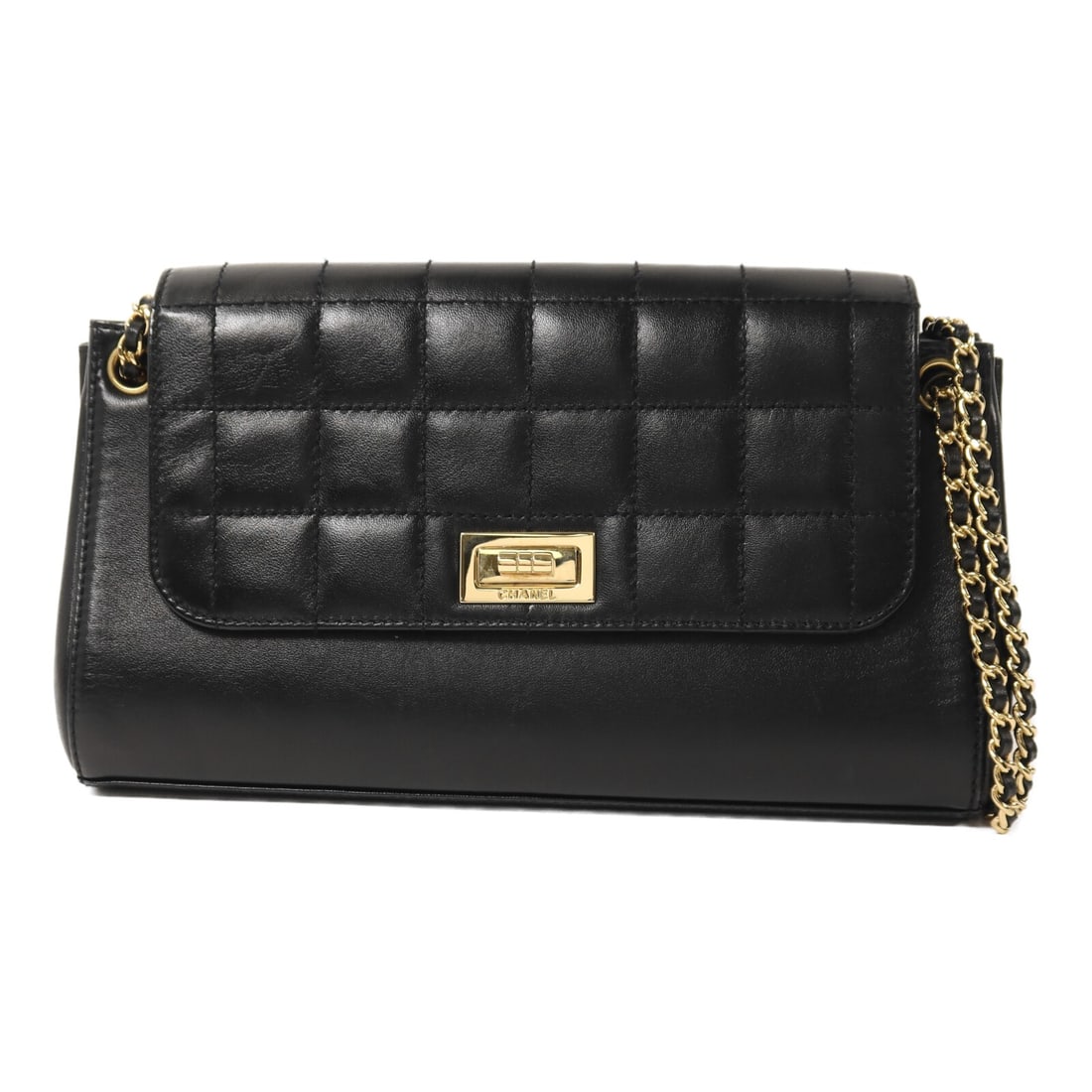 Chanel 2.55 Chocobar Black Lambskin Shoulder Bag with Gold Hardware: Chanel 2.55 Chocobar Black Lambskin Shoulder Bag with Gold Hardware This CHANEL 2.55 Chocobar Flap Bag is crafted from black lambskin leather and features a classic chain shoulder strap. Designed for 