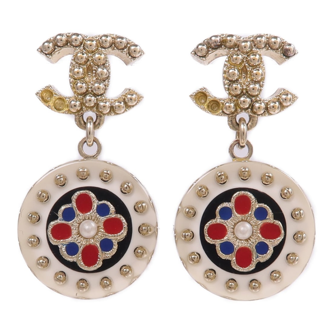 White PVC and Metal CC Logo Pierced Earrings by CHANEL: White PVC and Metal CC Logo Pierced Earrings by CHANEL These CHANEL CC earrings are crafted from white PVC and metal, featuring the iconic CC logo design. Designed for pierced ears, they offer a moder
