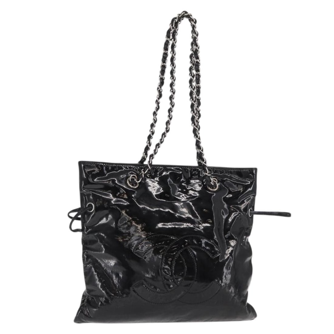 Black Patent Leather CHANEL Tote with Silver Chain and CC Logo: Black Patent Leather CHANEL Tote with Silver Chain and CC Logo This CHANEL chain tote bag features a black patent leather exterior with silver-tone accents and the signature CC logo. Made in Italy, th