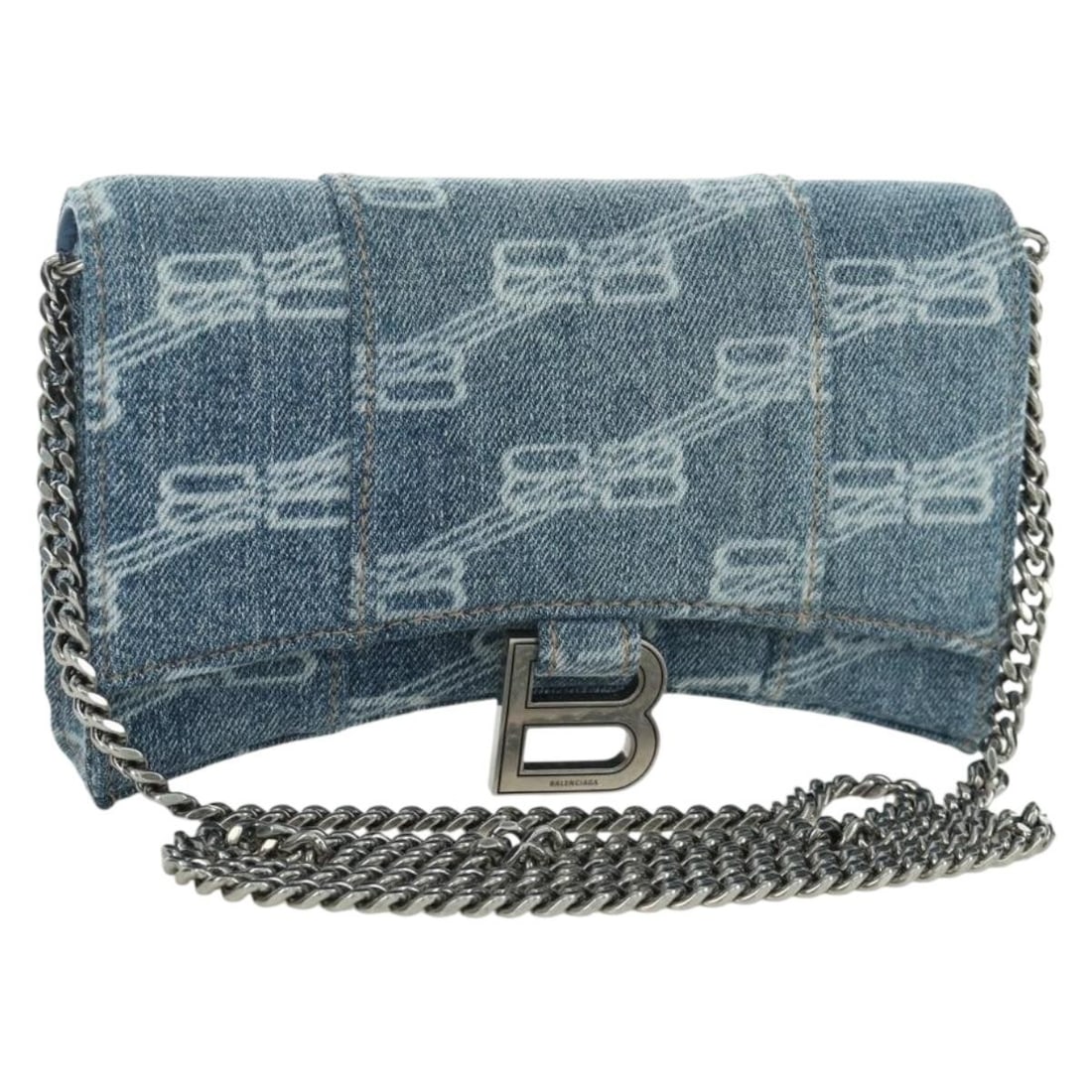 Balenciaga Denim Canvas Chain Shoulder Bag Blue Silver 656050 with Dust Bag: Balenciaga Denim Canvas Chain Shoulder Bag Blue Silver 656050 with Dust Bag This Balenciaga chain shoulder bag features a blue and silver canvas exterior with a sleek and compact silhouette. The bag i