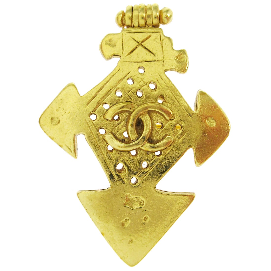 Chanel 94P Gold-tone CC Brooch Pin: Chanel 94P Gold-tone CC Brooch Pin This exquisite Chanel brooch pin showcases the classic CC theme in a stunning gold-tone finish. With its elegant design, this brooch is a perfect accessory that adds