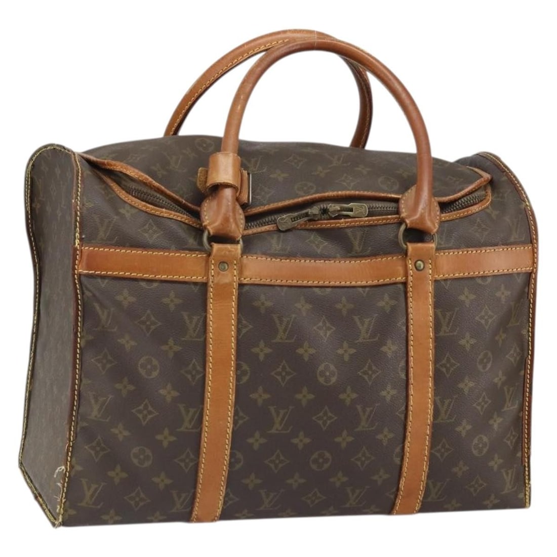 Louis Vuitton Sac Chassour 45 Monogram Canvas Boston Bag M41922: Louis Vuitton Sac Chassour 45 Monogram Canvas Boston Bag M41922 This Louis Vuitton Monogram Sac Chassour 45 Boston Bag features the iconic monogram canvas and is designed for women. The bag is crafted