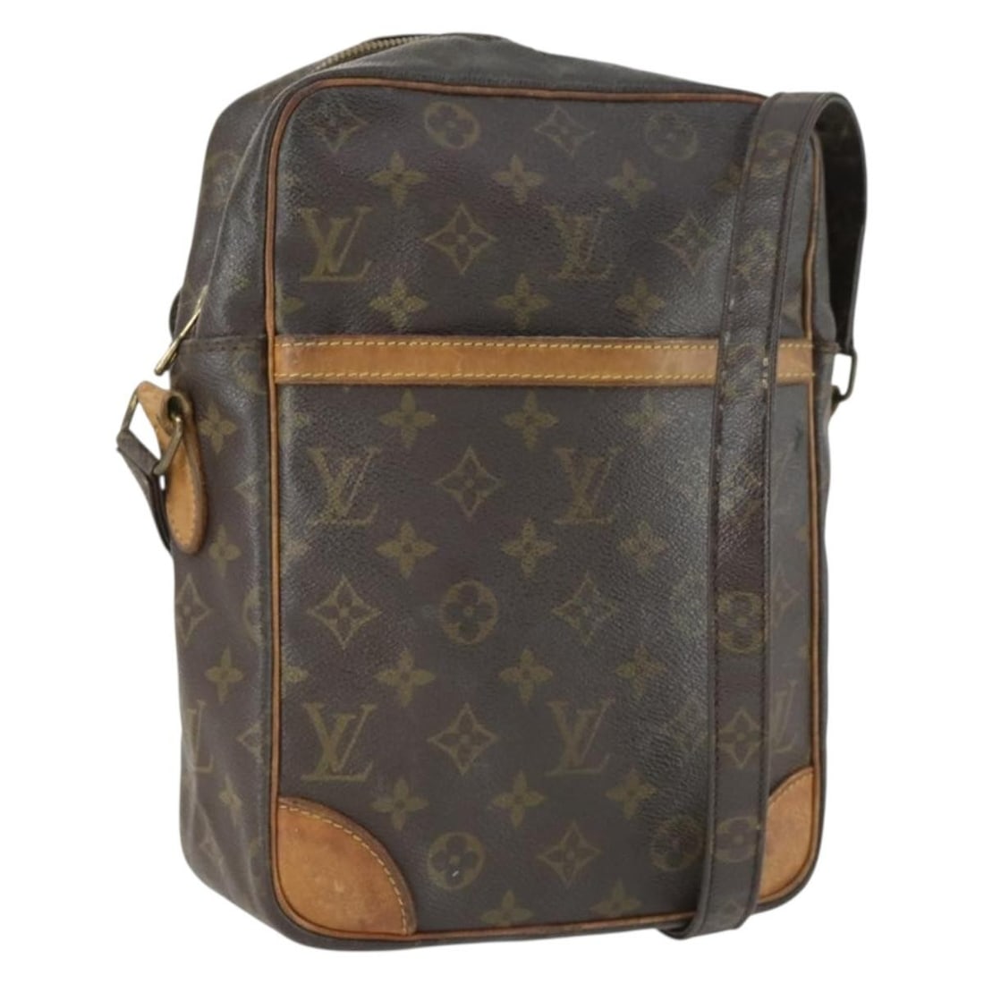 Louis Vuitton Danube GM Monogram Canvas Shoulder Bag M45262: Louis Vuitton Danube GM Monogram Canvas Shoulder Bag M45262 This Louis Vuitton Danube GM Shoulder Bag features the iconic Monogram Canvas exterior with a classic monogram color scheme. The bag include