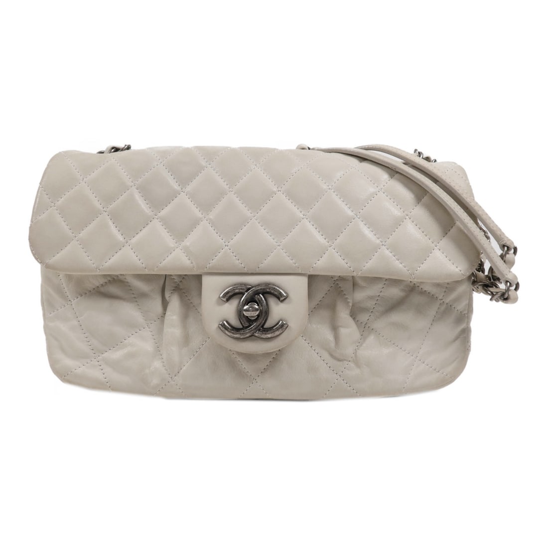 CHANEL White Calfskin Leather Chain Shoulder Bag: CHANEL White Calfskin Leather Chain Shoulder Bag This elegant CHANEL shoulder bag is crafted from premium calfskin leather in a pristine white color. Designed for both style and functionality, it feat