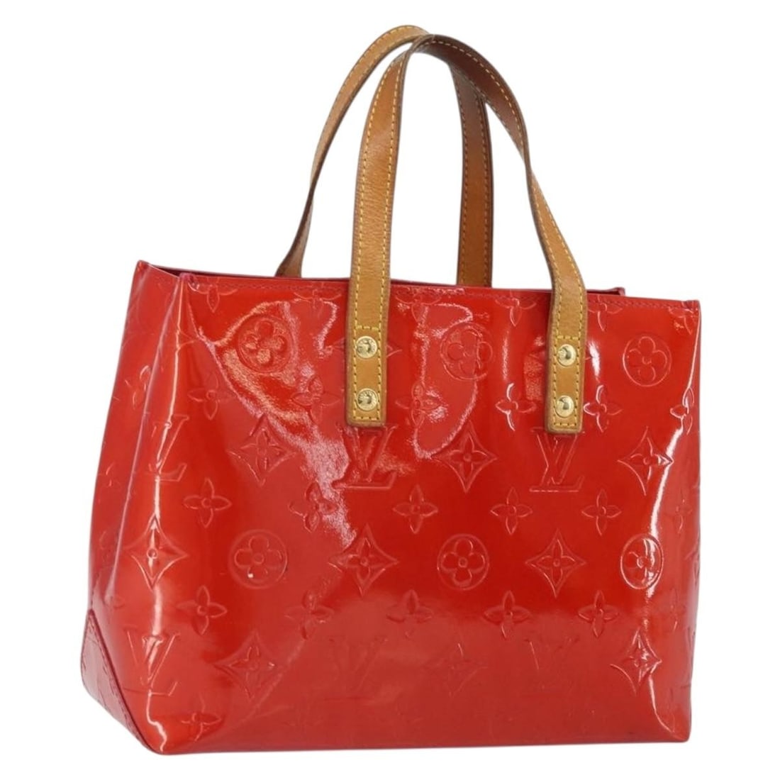 Red Monogram Vernis Reade PM Patent Leather Handbag by Louis Vuitton M91088: Red Monogram Vernis Reade PM Patent Leather Handbag by Louis Vuitton M91088 This Louis Vuitton Monogram Vernis Reade PM handbag features a striking red patent leather exterior. Manufactured in France,