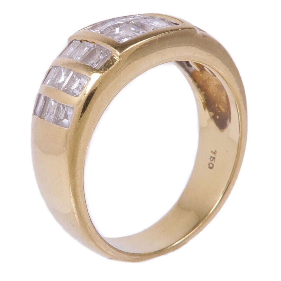 JEWELRY 18K Yellow Gold Diamond Ring Size 6.25: JEWELRY 18K Yellow Gold Diamond Ring Size 6.25 This stunning diamond ring features a beautiful combination of 18K yellow gold and white gold, showcasing a clear diamond at its center. Designed in a cl