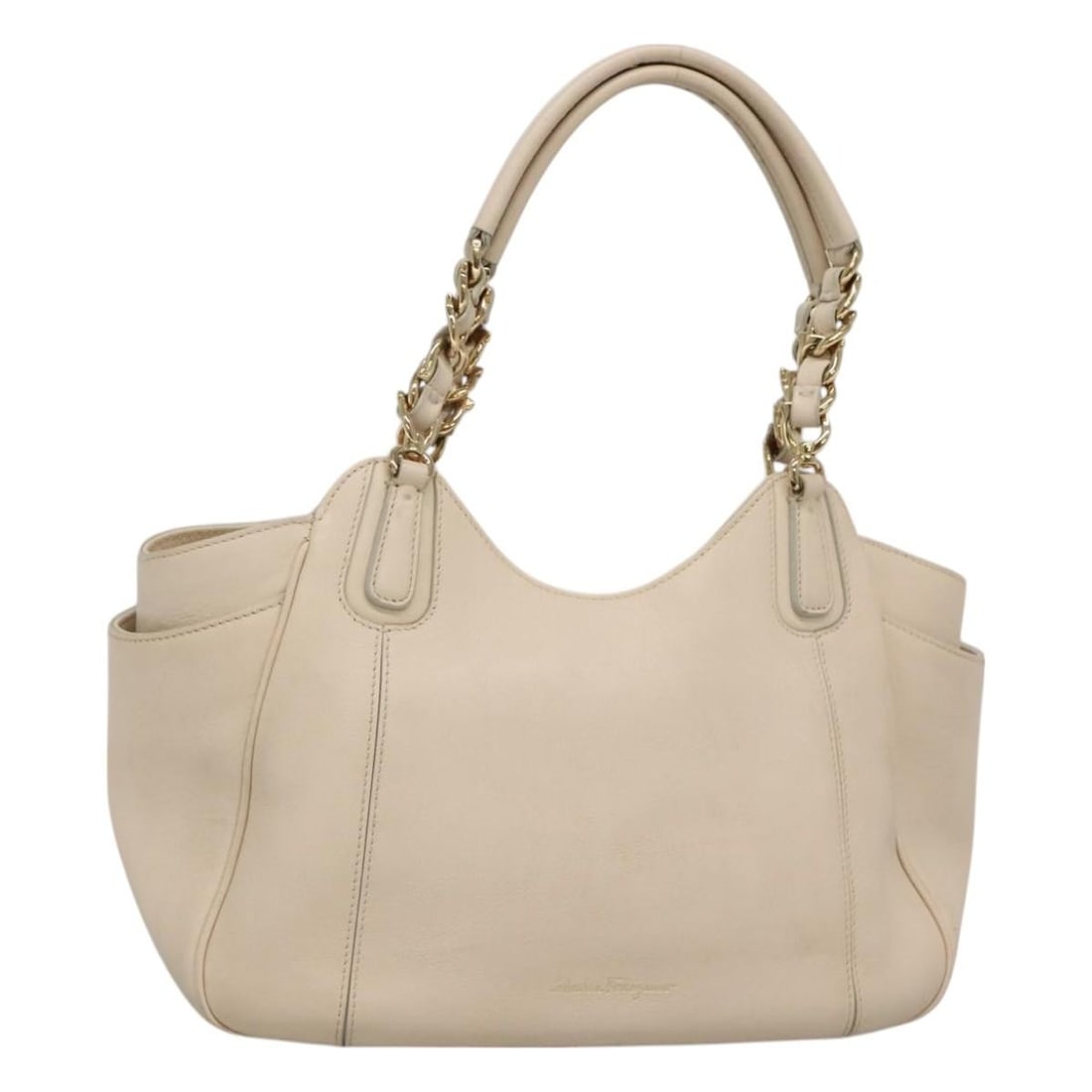 Salvatore Ferragamo Ivory Gold Leather Tote Bag Italy Auth 130960: Salvatore Ferragamo Ivory Gold Leather Tote Bag Italy Auth 130960 This elegant Salvatore Ferragamo Chain Tote Bag showcases a sophisticated design in luxurious leather with an ivory and gold color sch