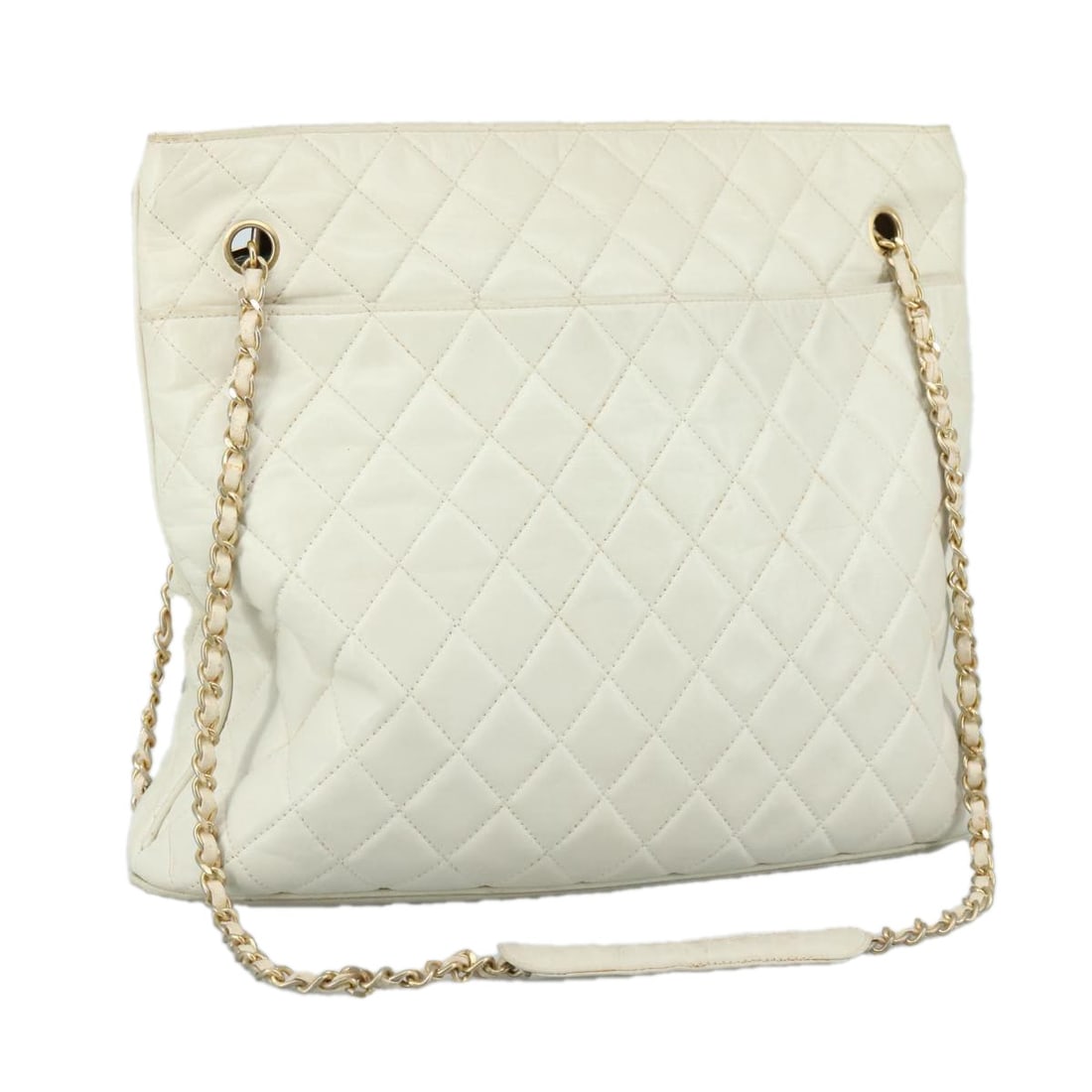 White Leather Matelasse Shoulder Bag by CHANEL with Gold Chain CC Logo: White Leather Matelasse Shoulder Bag by CHANEL with Gold Chain CC Logo This CHANEL Matelasse chain shoulder bag features a white and gold leather exterior and is designed for women. The bag includes a
