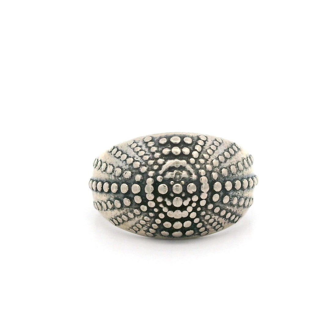 Vintage Sterling Silver Symmetrical Dot Band Ring Size 6: Vintage Sterling Silver Symmetrical Dot Band Ring Size 6 This vintage band ring showcases a striking domed design with symmetrical dot detailing, crafted from high-quality sterling silver (.925). The 