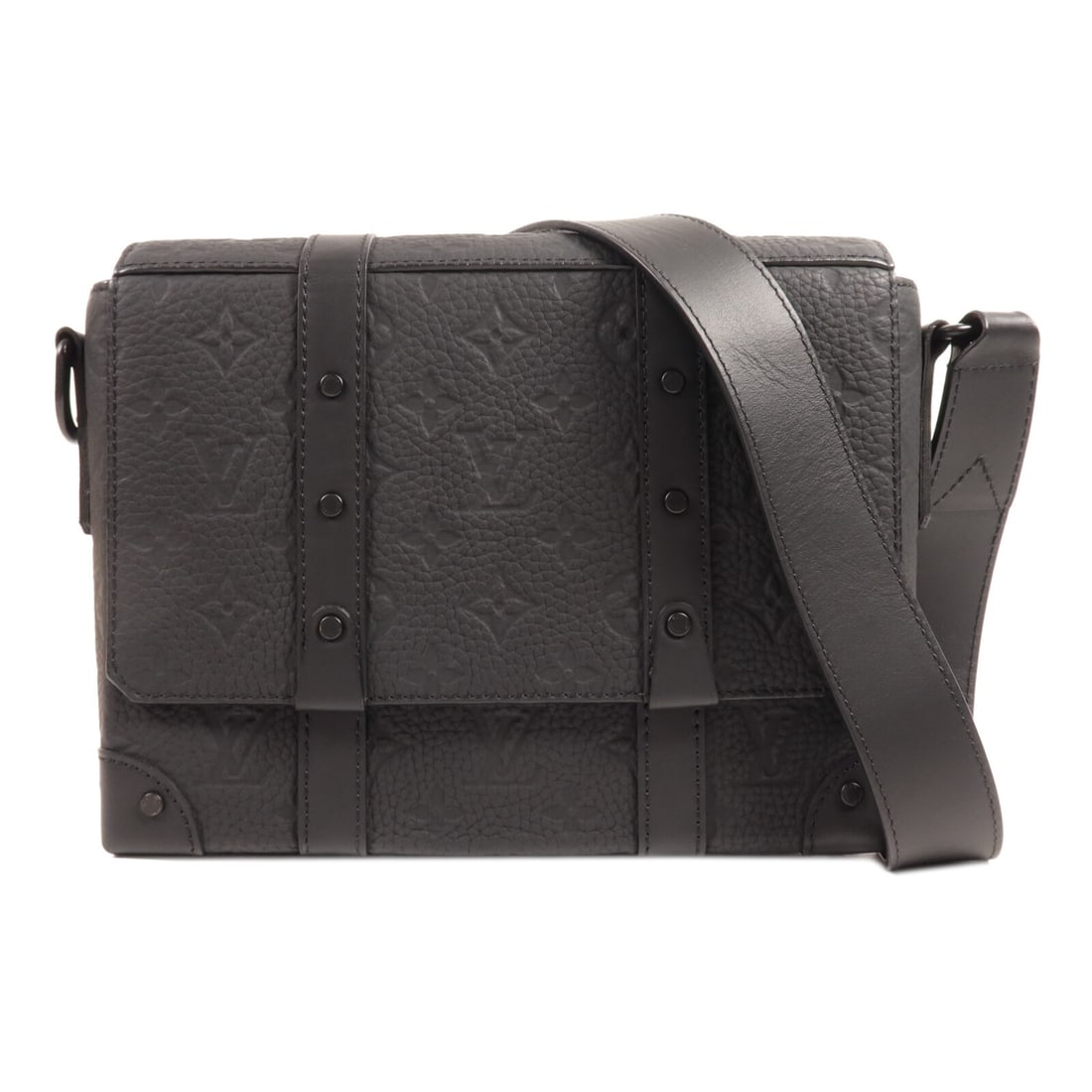 Louis Vuitton Monogram Taurillon Black Calfskin Messenger Bag M57726: Louis Vuitton Monogram Taurillon Black Calfskin Messenger Bag M57726 This Louis Vuitton Trunk Messenger shoulder bag features a sophisticated monogram Taurillon leather in black calfskin. Designed for