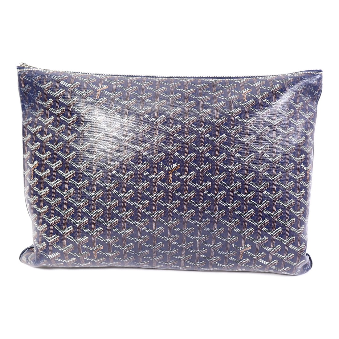 Goyard Senat GM Navy Blue PVC Coated Canvas Pouch Clutch: Goyard Senat GM Navy Blue PVC Coated Canvas Pouch Clutch This Goyard Senat Pouch GM Clutch Bag is crafted from durable blue PVC coated canvas. Designed for unisex use, it features a slim silhouette an