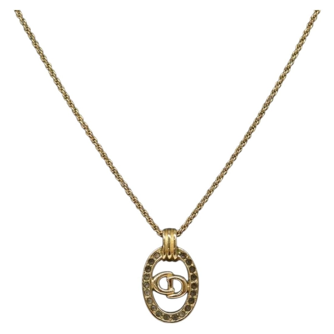 Christian Dior Gold Metal Necklace Authentic Style SW1371: Christian Dior Gold Metal Necklace Authentic Style SW1371 This stunning Christian Dior necklace is a timeless accessory that showcases sophisticated style. Crafted from durable metal with a luxurious 