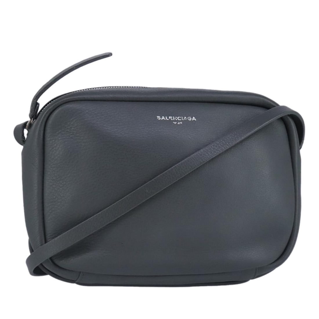 Balenciaga Gray Leather Everyday Camera S Shoulder Purse for Women: Balenciaga Gray Leather Everyday Camera S Shoulder Purse for Women This is a Balenciaga Everyday Camera S shoulder bag crafted from gray leather. Designed for women, this bag is made in Italy and feat