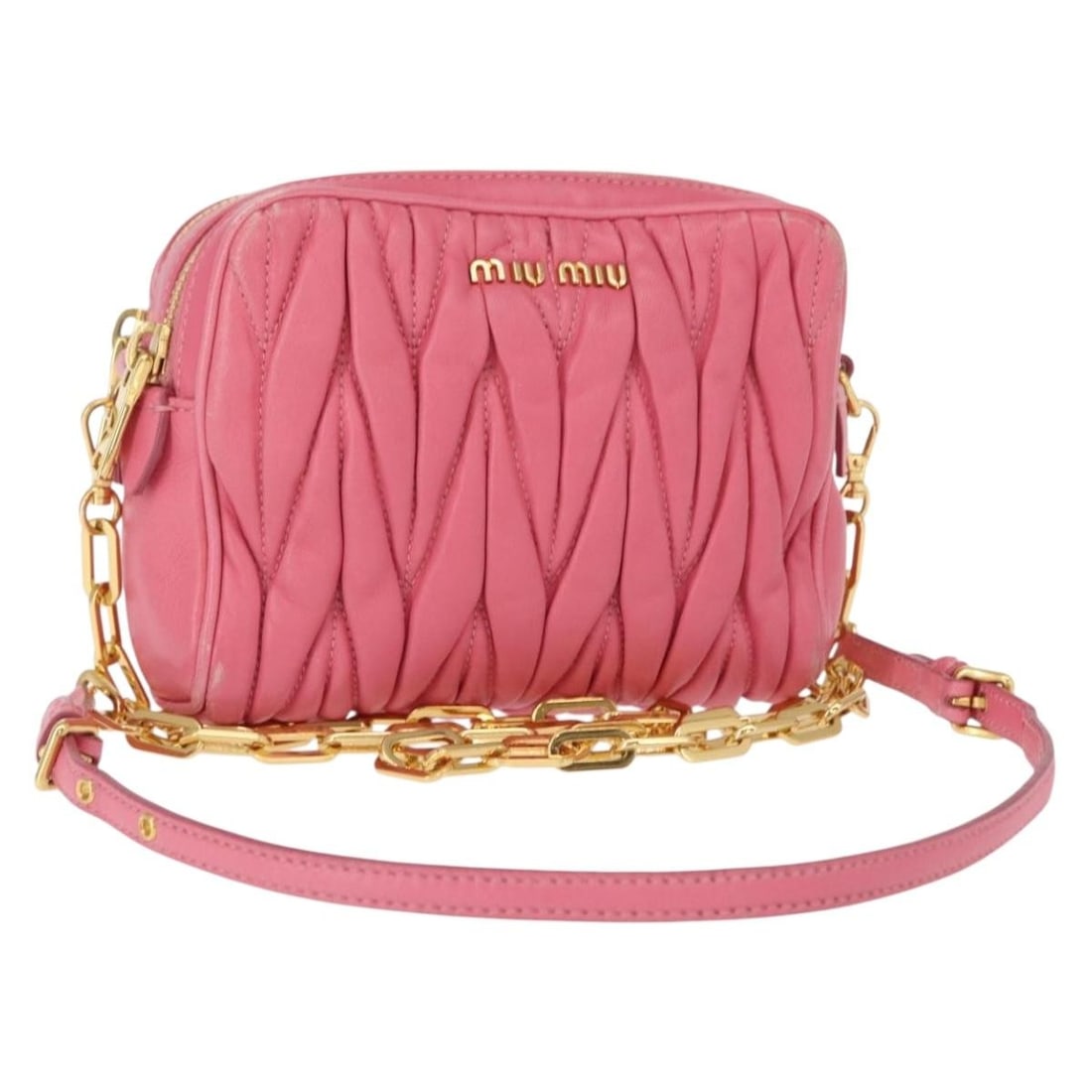 Miu Miu Pink Gold Leather Matelasse Shoulder Bag Auth 153988: Miu Miu Pink Gold Leather Matelasse Shoulder Bag Auth 153988 Elevate your accessory game with the Miu Miu Matelasse Chain Shoulder Bag, a stunning blend of style and sophistication. Crafted from premi