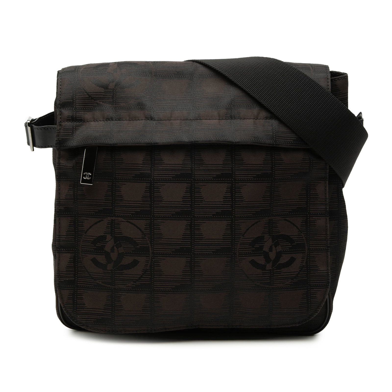 Chanel New Travel Line Brown Nylon Crossbody Messenger Bag: Chanel New Travel Line Brown Nylon Crossbody Messenger Bag This Chanel New Travel Line messenger bag is crafted from durable brown nylon fabric and features an adjustable shoulder strap for comfortabl