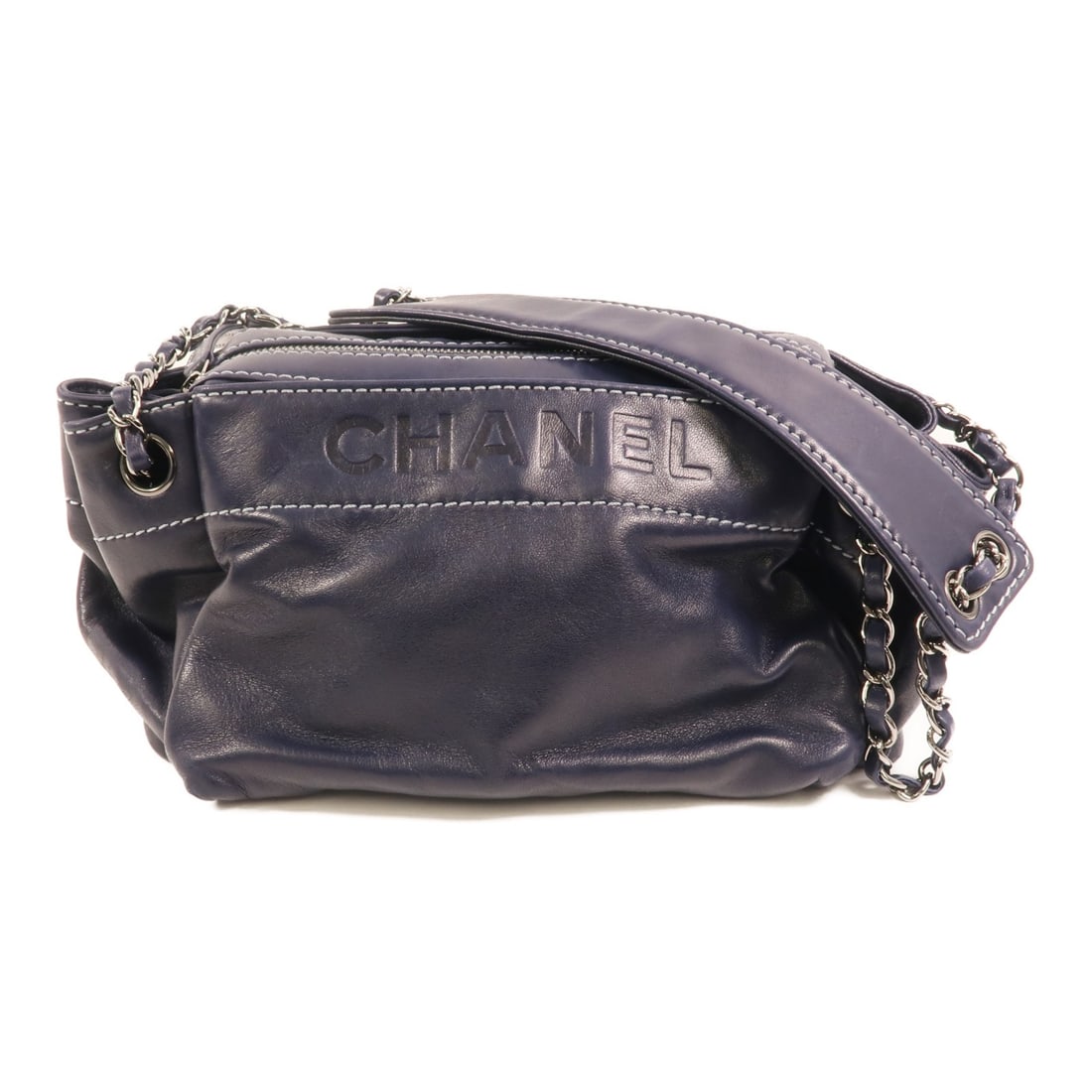 Chanel A24781 Blue Lambskin Leather Shoulder Bag with Silver Chain: Chanel A24781 Blue Lambskin Leather Shoulder Bag with Silver Chain This CHANEL CC chain shoulder bag features luxurious blue lambskin leather and elegant silver-tone hardware. Designed for women, it o