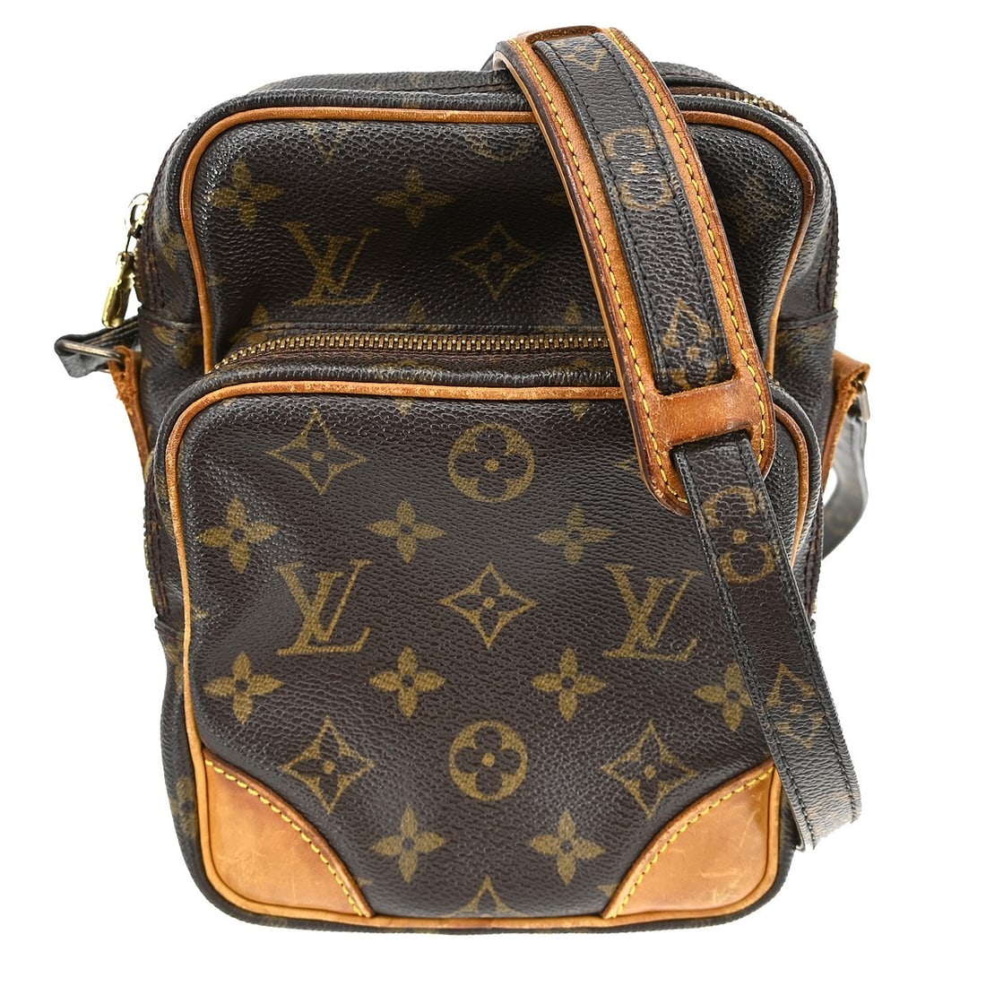 Louis Vuitton Amazone Monogram Canvas Medium Crossbody Shoulder Bag Brown M45236: Louis Vuitton Amazone Monogram Canvas Medium Crossbody Shoulder Bag Brown M45236 This Louis Vuitton Amazon crossbody shoulder bag features the brand's iconic monogram pattern on brown canvas leather, 