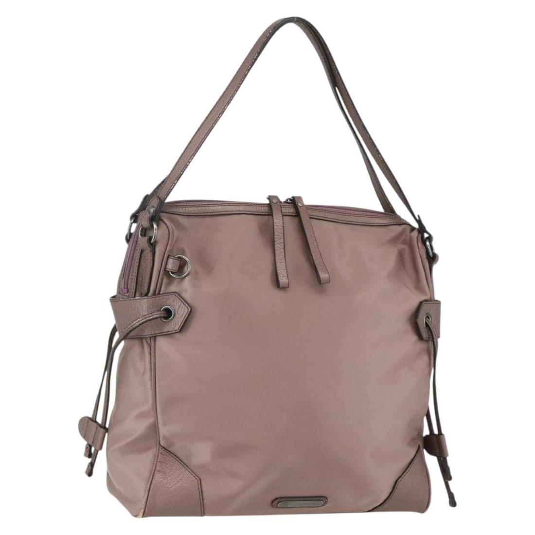 BURBERRY Pink Silver Nylon Shoulder Bag Authentic Japan: BURBERRY Pink Silver Nylon Shoulder Bag Authentic Japan This Burberry shoulder bag is crafted from durable nylon in a charming pink and silver color scheme. It features a spacious interior with dimens