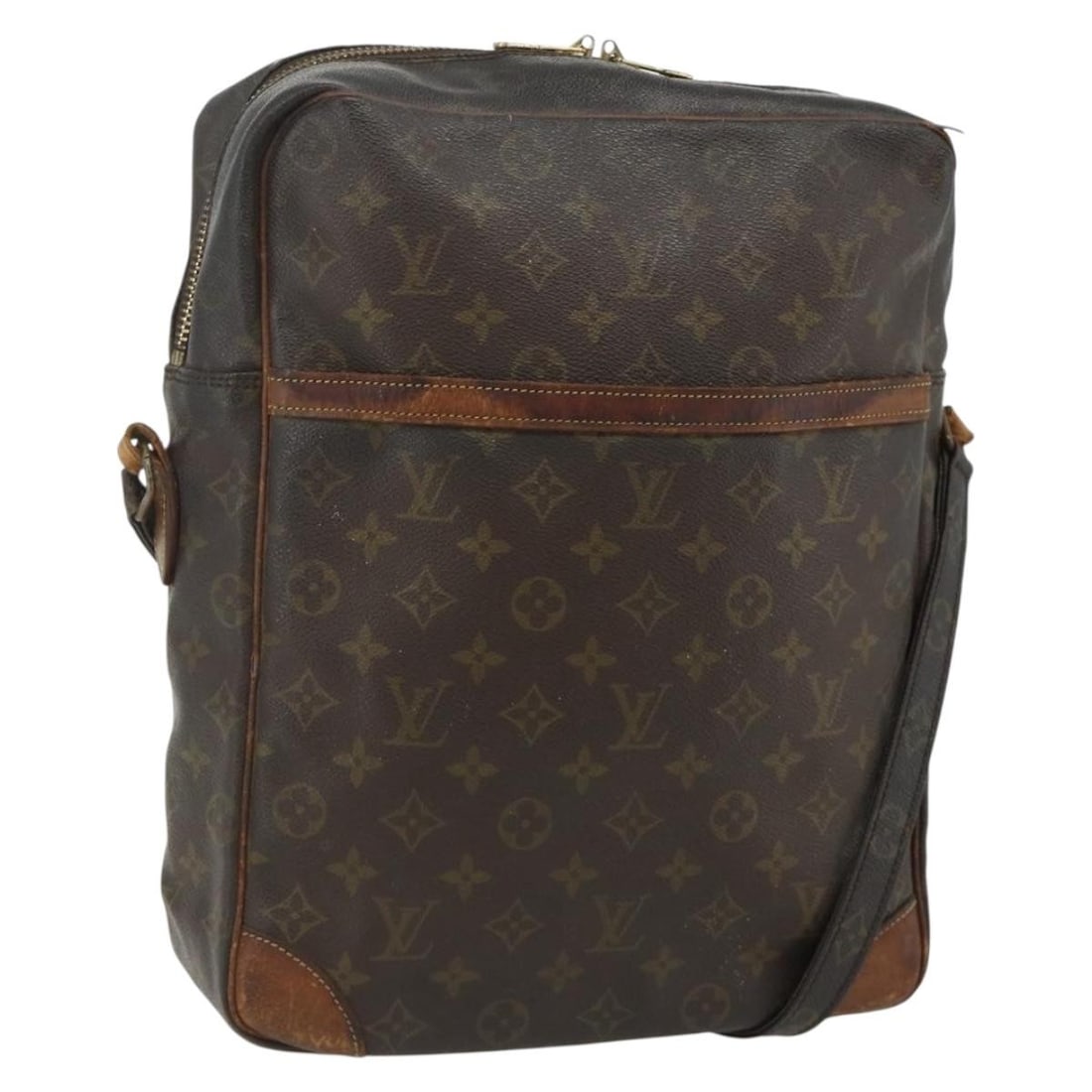 Louis Vuitton Danube GM Monogram Canvas Shoulder Bag M45262: Louis Vuitton Danube GM Monogram Canvas Shoulder Bag M45262 This Louis Vuitton Monogram Danube GM Shoulder Bag, model M45262, is crafted from the iconic Monogram Canvas and features a spacious design 