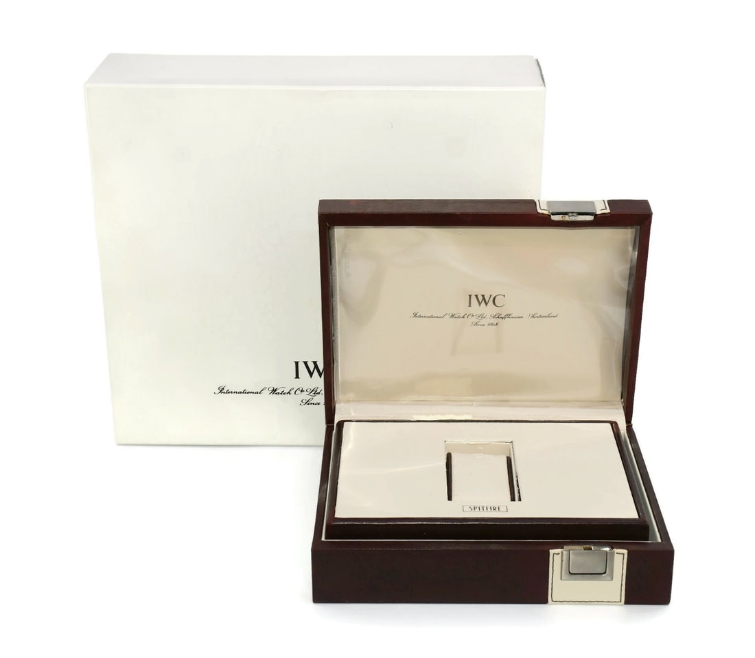 IWC Spitfire Presentation Box 13x11x4 Inches 100% Authentic: IWC Spitfire Presentation Box 13x11x4 Inches 100% Authentic Presenting the IWC Spitfire Watch Box, a premium presentation box designed for the distinguished IWC Spitfire watch. This single watch box m