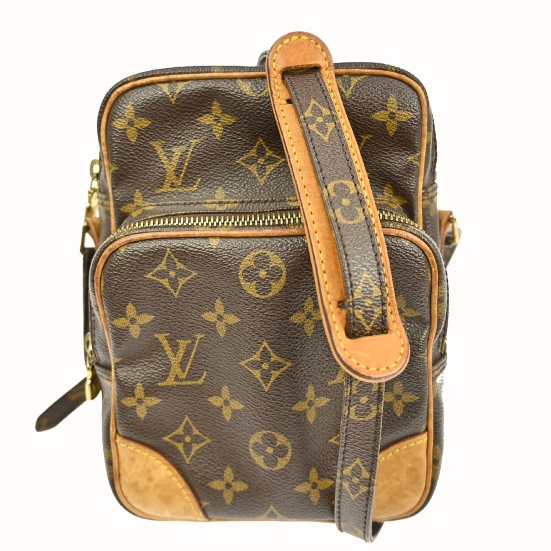 Louis Vuitton Amazone Monogram Canvas Medium Brown Crossbody Bag M45236: Louis Vuitton Amazone Monogram Canvas Medium Brown Crossbody Bag M45236 This Louis Vuitton Amazon crossbody bag features the iconic monogram canvas leather exterior in brown with a matching brown canv