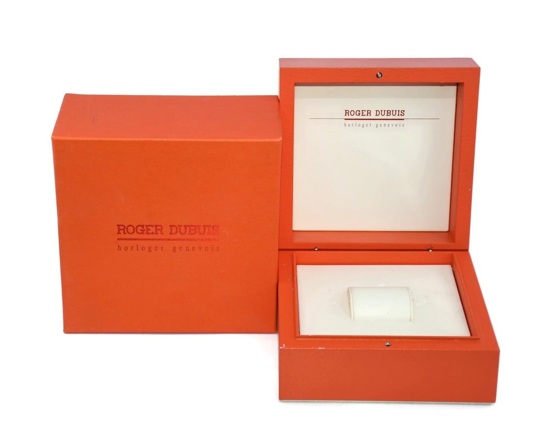 Authentic Roger Dubuis Presentation Watch Box 9x6x4 Inches: Authentic Roger Dubuis Presentation Watch Box 9x6x4 Inches This Roger Dubuis Presentation Box is designed to elegantly display and protect your timepiece. Measuring 9 x 6 x 4 inches, this authentic bo