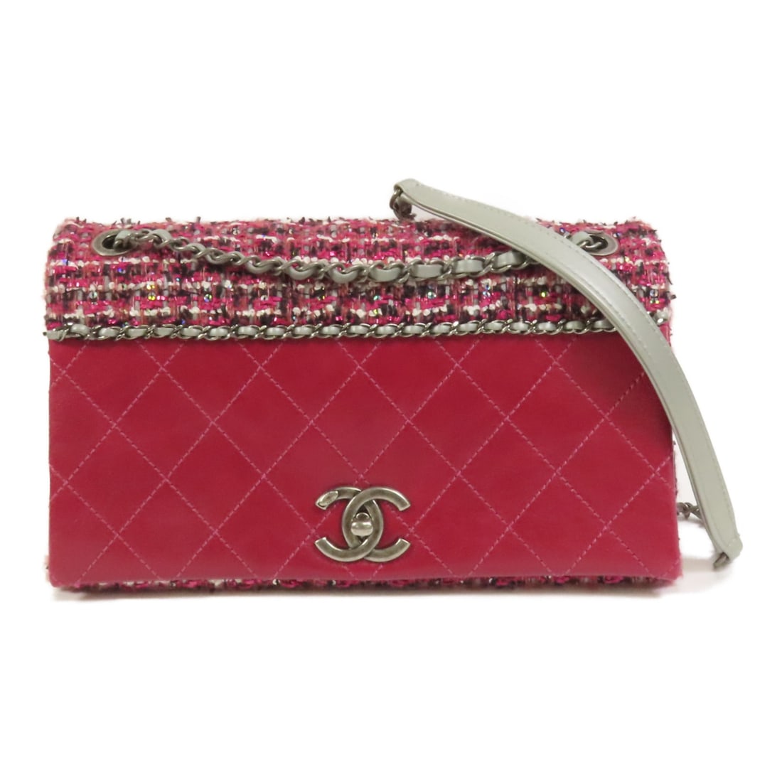 Chanel Pink Tweed and Calfskin CC Shoulder Flap Bag with Silver Chain: Chanel Pink Tweed and Calfskin CC Shoulder Flap Bag with Silver Chain This CHANEL shoulder flap bag features a chic design crafted from pink tweed and calfskin leather. Made in France, it showcases a 