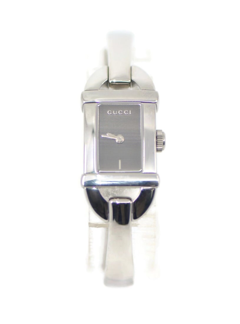 Gucci 6800L Stainless Steel Bangle Wristwatch with Box: Gucci 6800L Stainless Steel Bangle Wristwatch with Box This exquisite Gucci 6800L wristwatch is crafted from durable stainless steel, featuring a stylish bangle design that adds elegance to any outfit