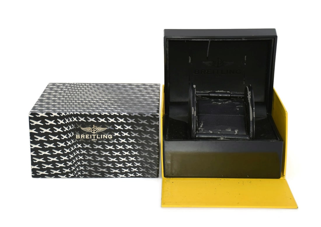 Authentic Breitling Presentation Watch Box 7x6x5 Inches: Authentic Breitling Presentation Watch Box 7x6x5 Inches This Breitling Watch Box is a luxurious presentation box designed for single watch storage. It showcases a sleek design and is made for displayi