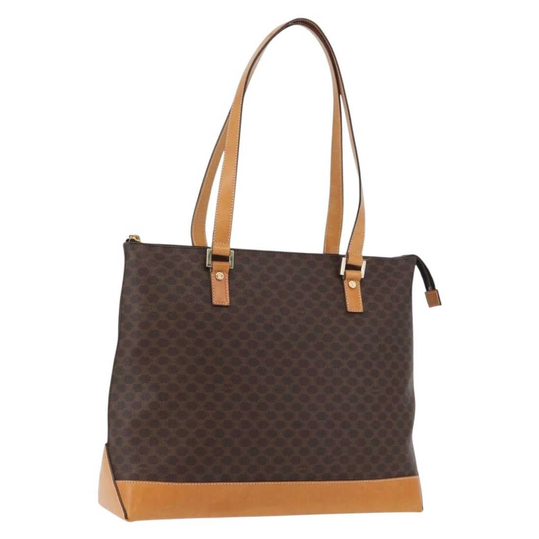 Celine Macadam Brown PVC and Leather Tote Bag Gold Accent: Celine Macadam Brown PVC and Leather Tote Bag Gold Accent This CELINE Macadam tote bag features a classic brown and gold color scheme, crafted from durable PVC leather and signature Macadam canvas. Th