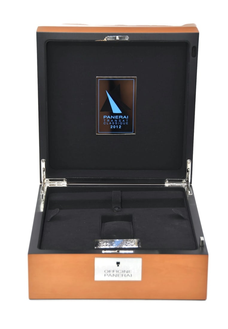 Panerai Luminor 1950 Rattrapante Watch Presentation Box 10x10x5 Authentic: Panerai Luminor 1950 Rattrapante Watch Presentation Box 10x10x5 Authentic This Panerai Luminor 1950 Rattrapante 8 Days Extra Large Watch Box is a premium presentation case designed specifically for Pa