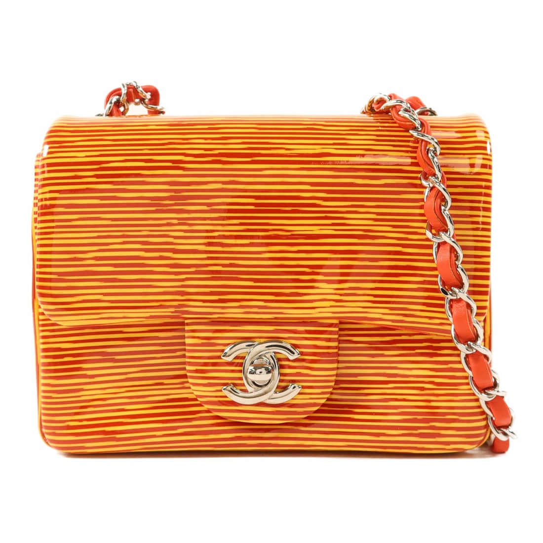 Chanel Mini CC Classic 17 Patent Leather Red Shoulder Bag: Chanel Mini CC Classic 17 Patent Leather Red Shoulder Bag This CHANEL CC Mini Classic 17 Chain Shoulder Bag features a striking red patent leather exterior, complemented by a matching red frame. Desig