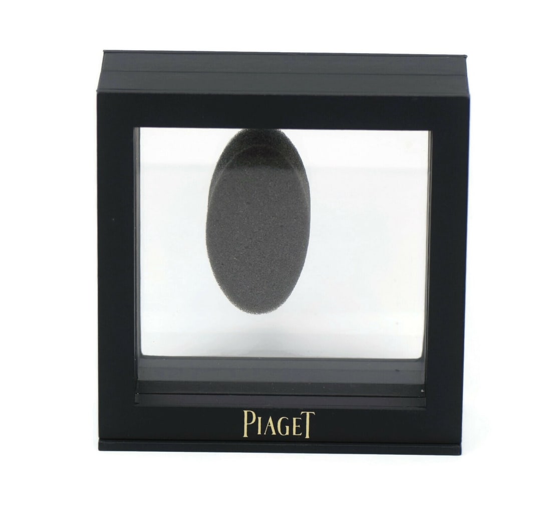 Authentic Piaget Black Presentation Watch Box 6x6x2.5 Inches: Authentic Piaget Black Presentation Watch Box 6x6x2.5 Inches This elegant Piaget Black Watch Box is perfect for showcasing your timepiece. Crafted from durable cardboard, this presentation box feature