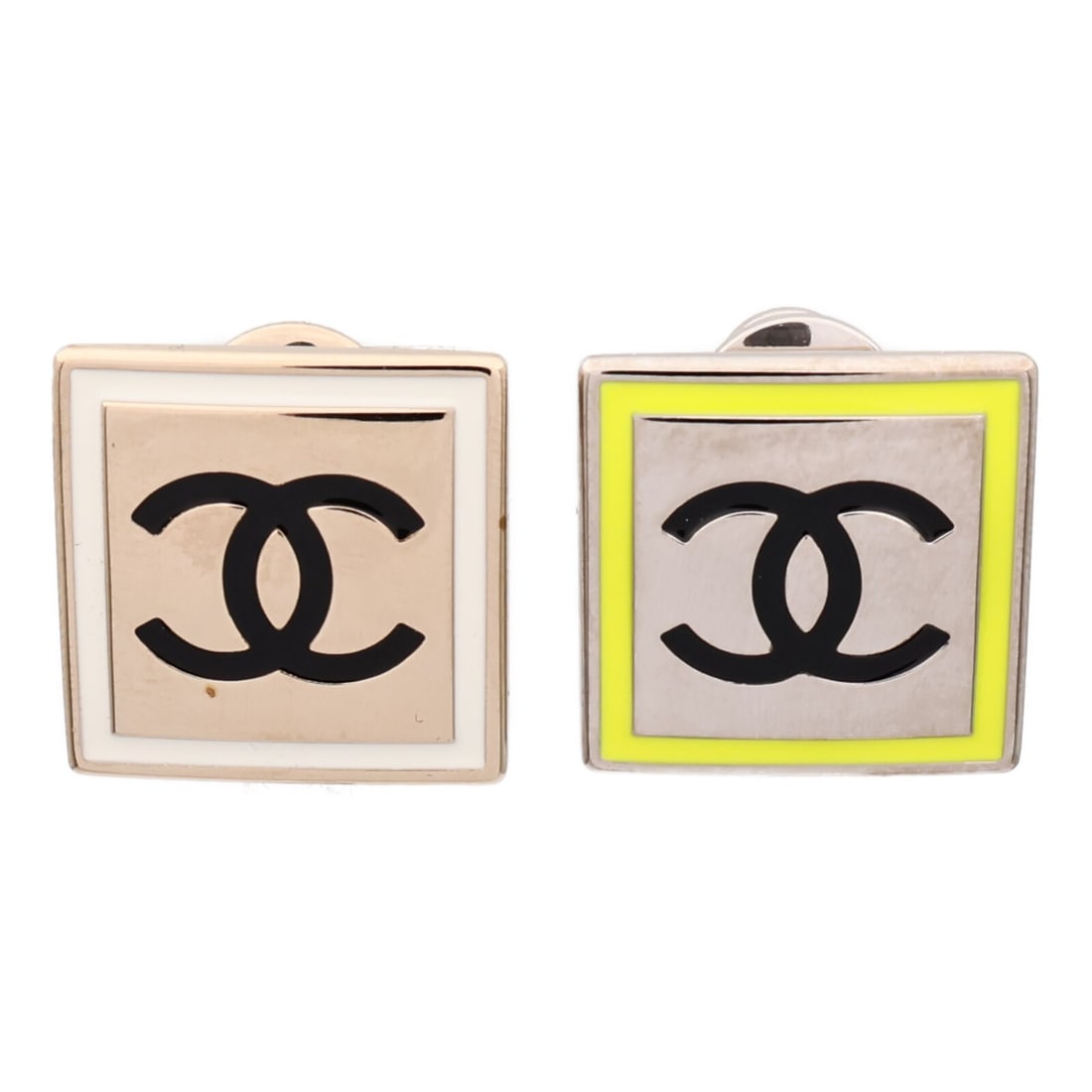 CHANEL Pierced Earrings CC Logo in Multicolor Metal: CHANEL Pierced Earrings CC Logo in Multicolor Metal These CHANEL pierced earrings feature a stylish combination of black, yellow, white, silver, and gold tones. Crafted with mixed metal and other mate