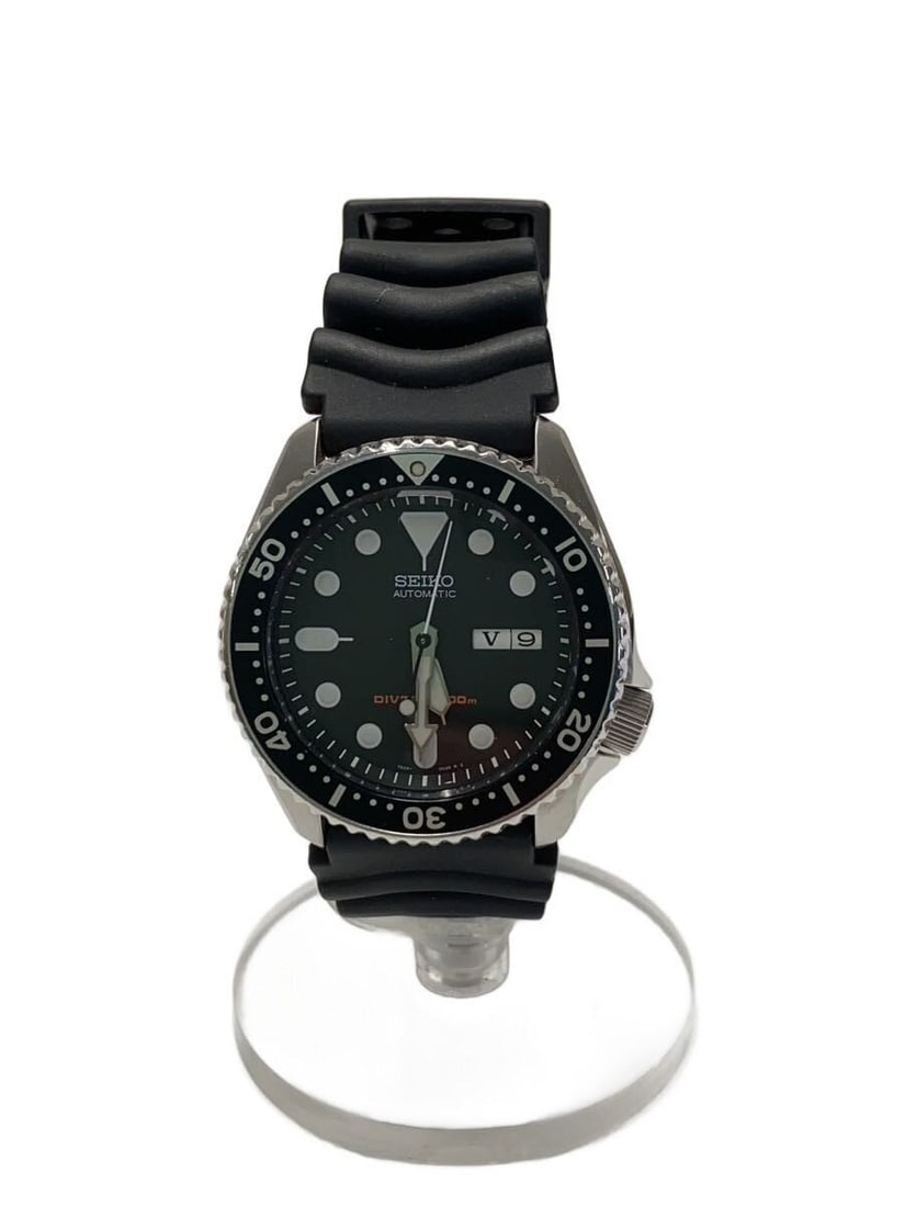 Seiko Black Boy 7S26-0020 Men's Quartz Wristwatch: Seiko Black Boy 7S26-0020 Men's Quartz Wristwatch This SEIKO Black Boy Quartz 7S26-0020 is a men's wristwatch featuring a classic design and reliable quartz movement. Made in Japan, it displays slight
