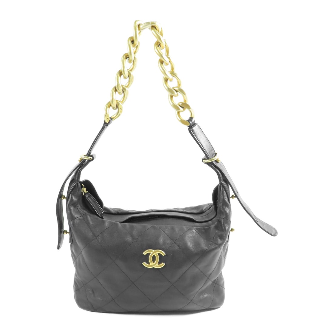CHANEL CC Hobo Shoulder Bag Black Calfskin GHW: CHANEL CC Hobo Shoulder Bag Black Calfskin GHW This CHANEL shoulder bag features a classic hobo silhouette crafted from black calfskin leather. Designed for women, it offers a sophisticated and versat