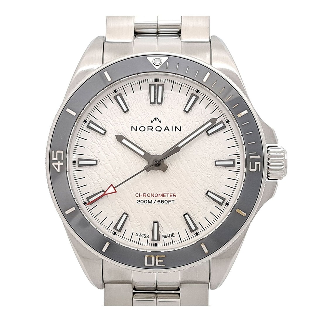 Norqain Adventure Neverest Automatic Steel Men's Watch NN1001: Norqain Adventure Neverest Automatic Steel Men's Watch NN1001 This Norqain Adventure Neverest NN1001 men's wristwatch features a stainless steel case and band with a white dial. The watch is powered b