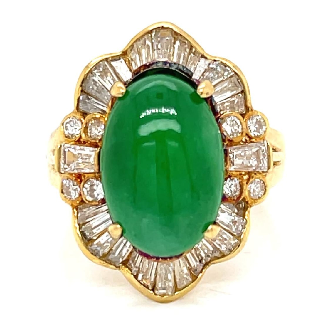 Elegant 18K Yellow Gold Jade Diamond Ring 1.50 Ct: Elegant 18K Yellow Gold Jade Diamond Ring 1.50 Ct This exquisite 18K Yellow Gold ring features a stunning jade centerpiece measuring 13.0 x 8.8mm, surrounded by 36 sparkling diamonds totaling approxim