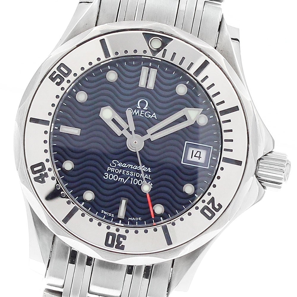 Omega Seamaster 300 Date Quartz Ladies Stainless Steel Watch 2582.80: Omega Seamaster 300 Date Quartz Ladies Stainless Steel Watch 2582.80 This Omega Seamaster 300 Date Quartz ladies wristwatch features a stainless steel case and bracelet with a navy dial. The watch inc